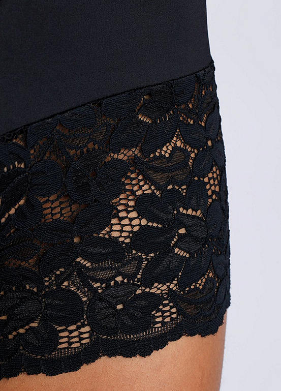  Bonprix Lace Leg Briefs